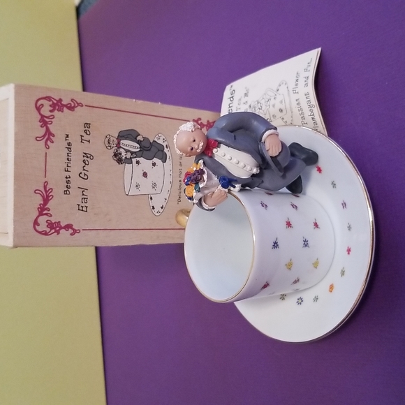 Adorable cup with grandpa earl - Picture 1 of 4